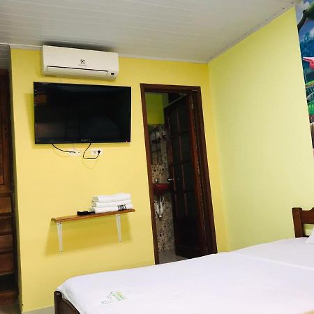 Hostal La Esperanza Leticia Bagian luar foto