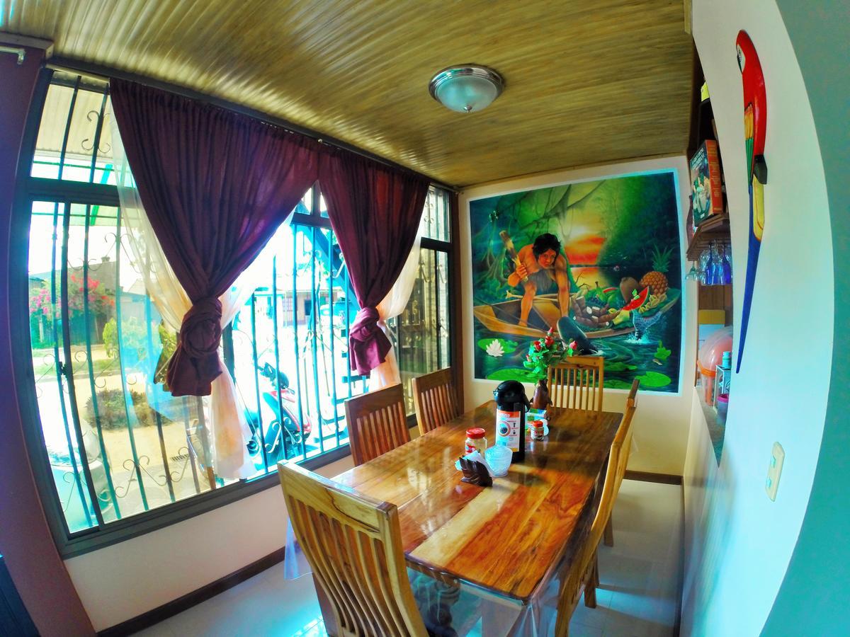 Hostal La Esperanza Leticia Bagian luar foto