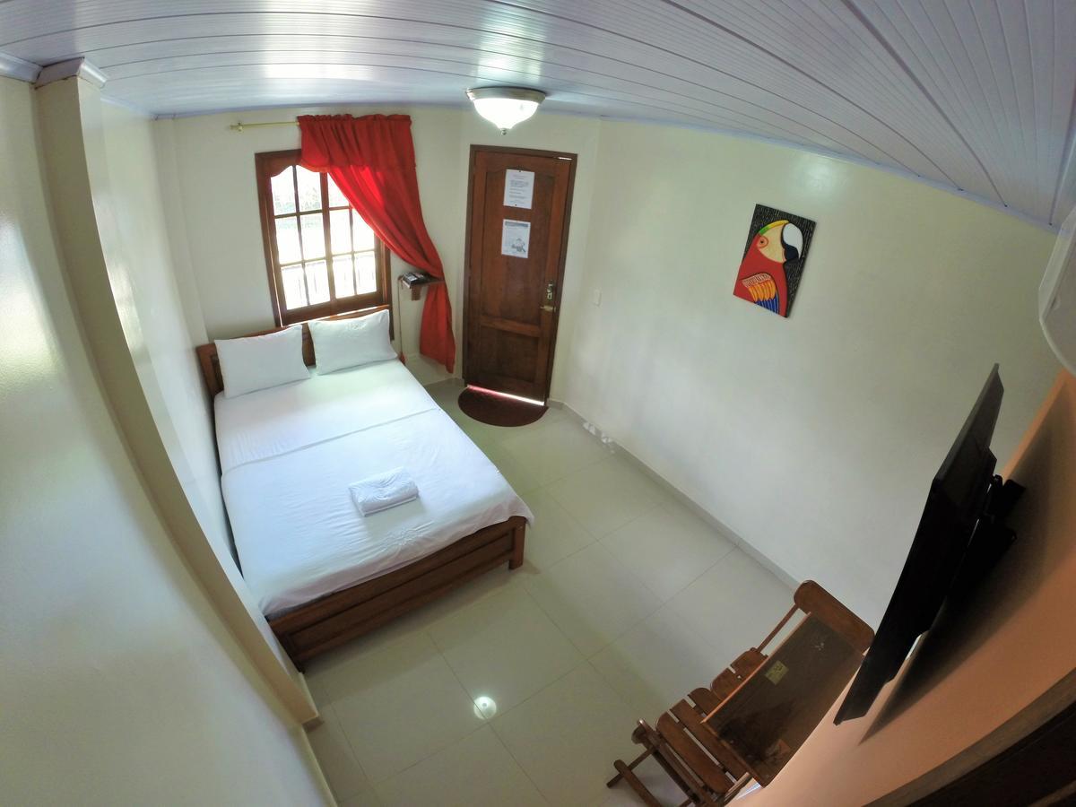 Hostal La Esperanza Leticia Bagian luar foto