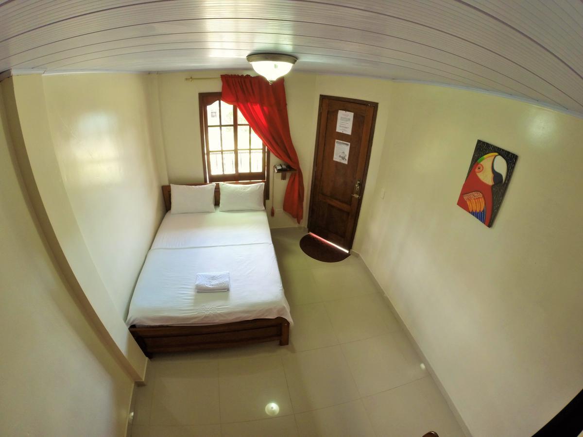 Hostal La Esperanza Leticia Bagian luar foto