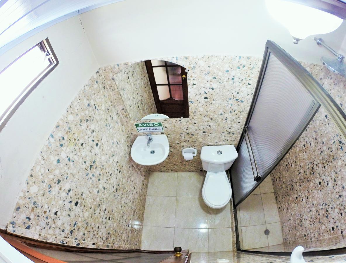Hostal La Esperanza Leticia Bagian luar foto